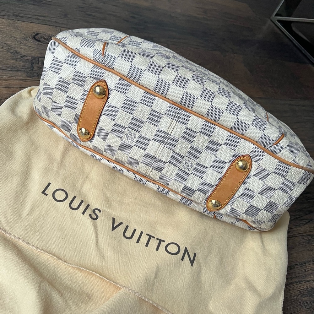 100% Authentic Louis Vuitton Damier Galleria Bag with dust bag included - Picture 2 of 7